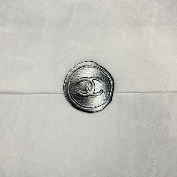 Authentic Chanel Gift Box - Picture 4 of 4